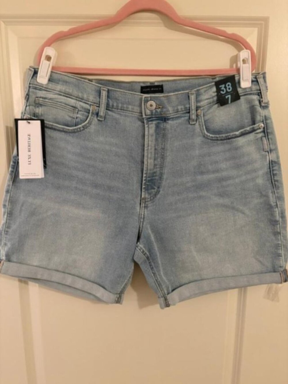 NWT Men' Silver Jeans Co Luxe Heritage Denim Shorts Size 38 Light Wash Cuffs